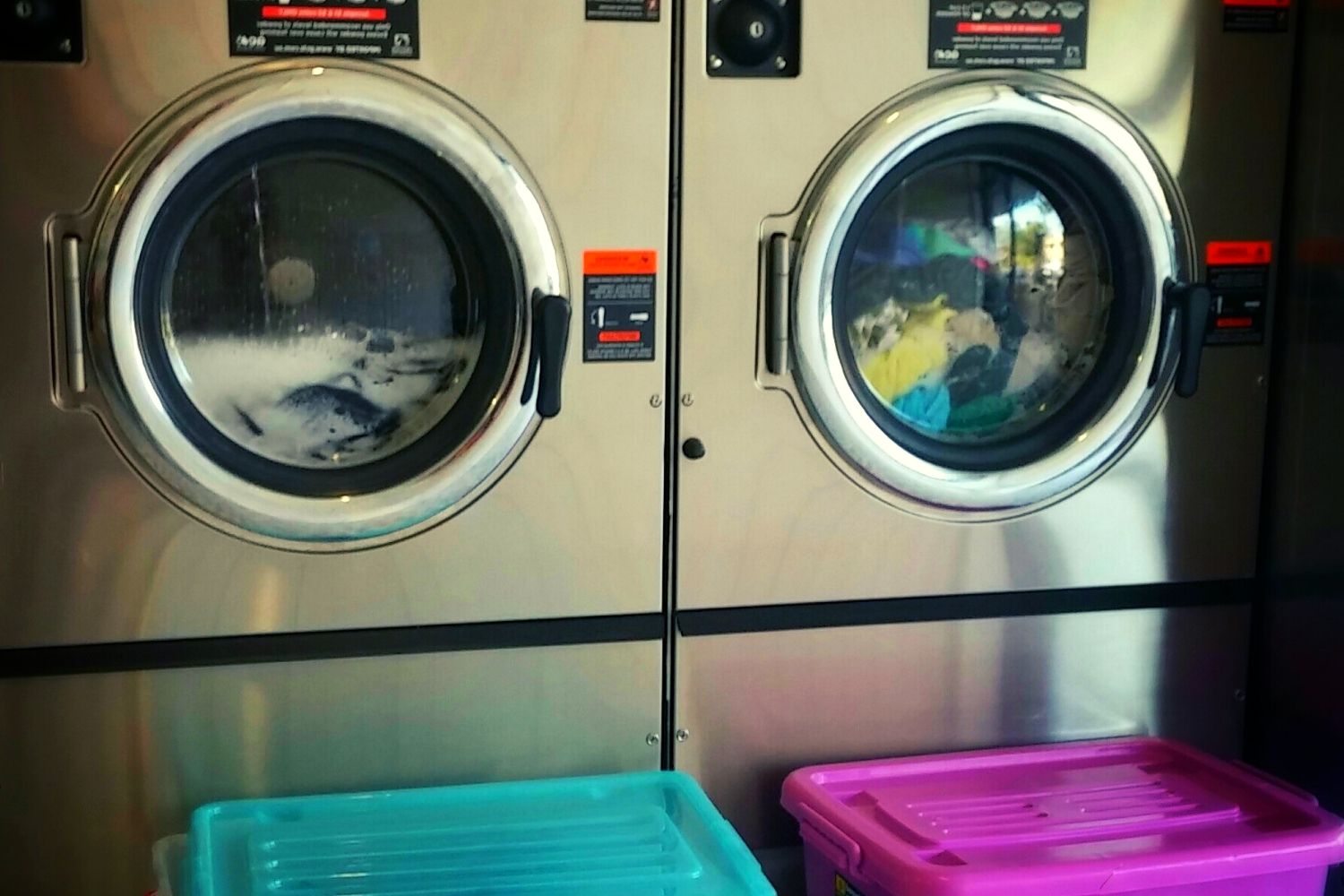 Proveedor de detergentes y suavizantes industriales para lavandería